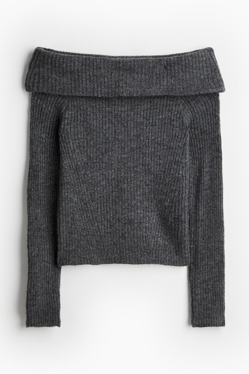 Off-the shoulder sweater - Image 13