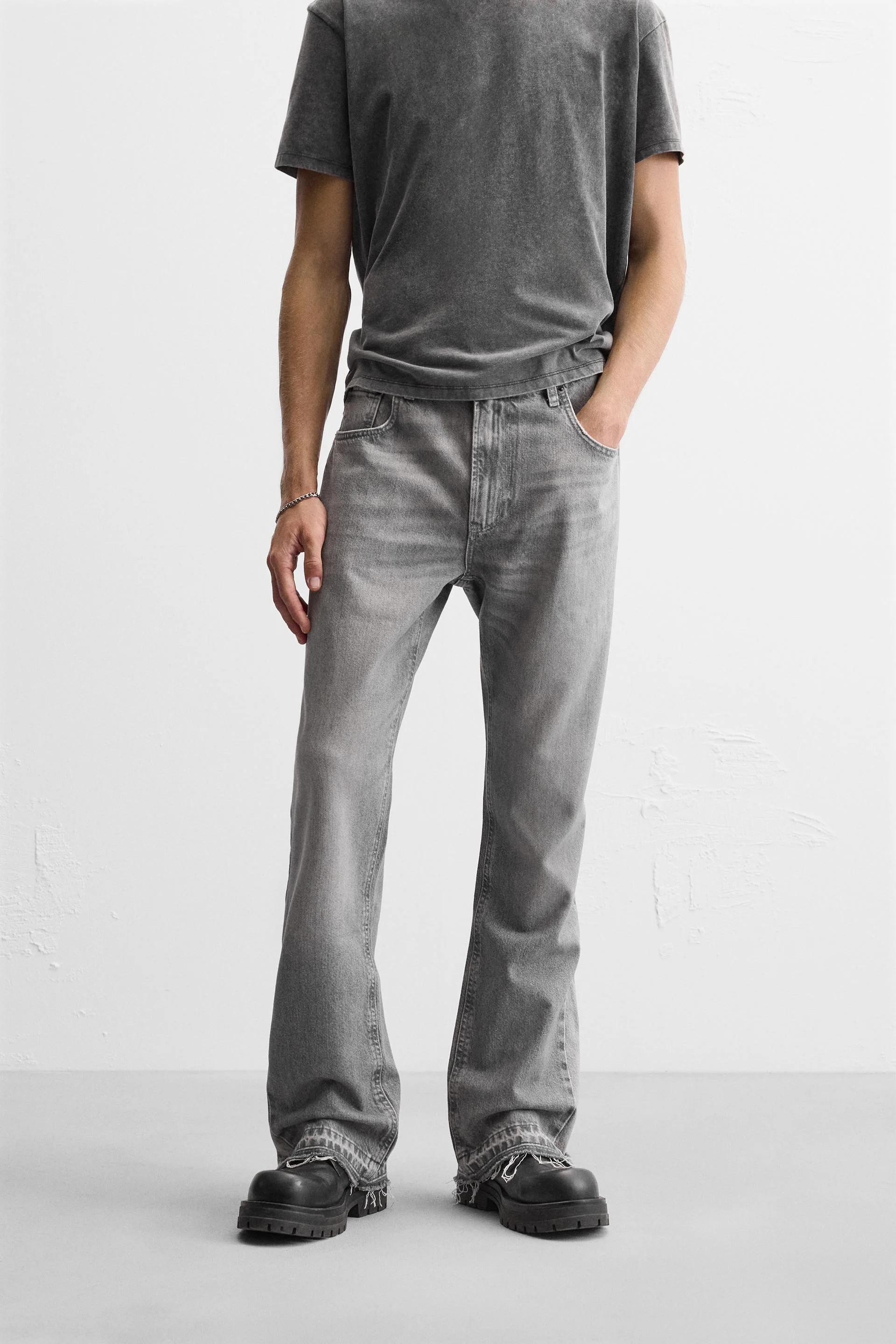 Washed Flared Jeans™ - Image 3
